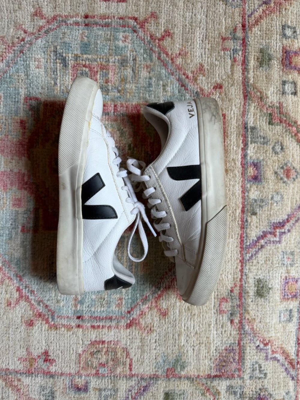 VEJA Campo White Leather Sneakers Black V Logo Women’s Size 7 EU 38